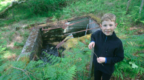 Finlay at manmade object